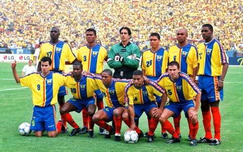 La histórica alineación de Ecuador que clasificó de forma inédita a un Mundial.