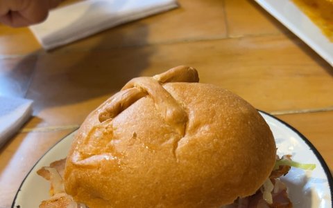 El sánduche de pernil es una de las preparaciones más elegida en la capital.