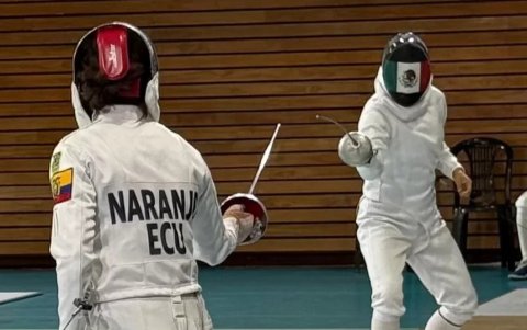 María Sol Naranjo durante un encuentro de esgrima en el Campeonato Panamericano y Sudamericano de Pentatlón Moderno Junior 2025.