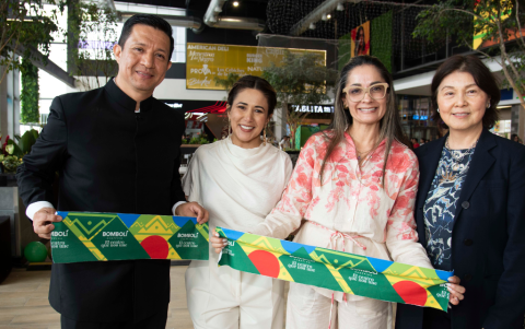 William González, María Luis Albán, María Augusta Terán y Lynn Kao.