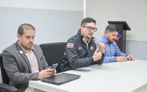 Los usuarios deberán presentar su turno impreso con la fecha original, junto con los requisitos correspondientes.