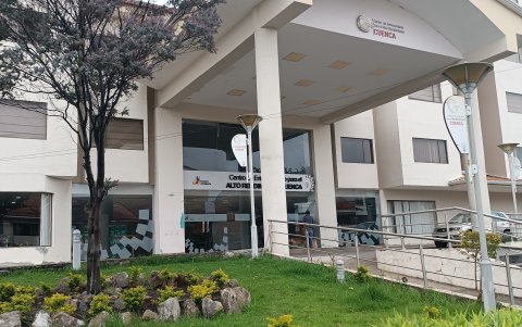 El edificio es utilizado menos del 30% con unas pocas oficinas de l Coordinación de Deporte.