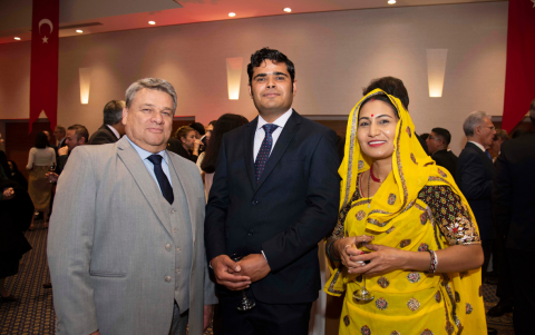 Alexis Pasos, Lokesh Kumar Meena y Nirma Meena.