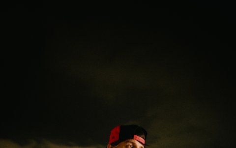 Christopher Vélez en sesión de fotos en Panamá.