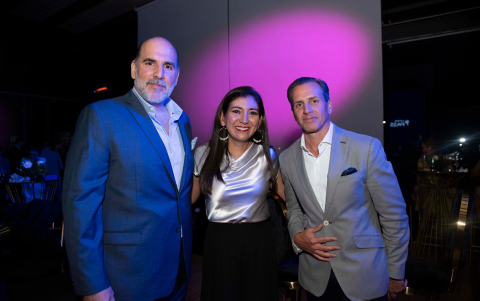 Édgar Andrade, Julianna Cobo y Carlos Amador.