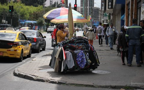 Si se suma el subempleo con otras formas de empleo inadecuado, la informalidad alcanza el 53 %.