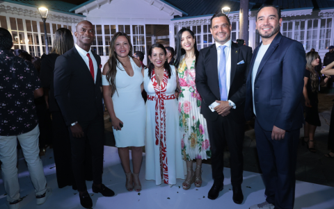 Fricson George, Ledy Zúñiga, Fernanda Romero, Noemí Cabrera, Juan Pablo Molina y Juan Andrés González.