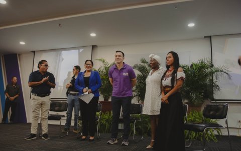 El presidente Daniel Noboa optó por los conversatorios para la campaña electoral del referéndum y consulta popular.