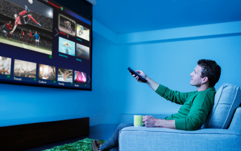 Descargar Magis TV y Xuper TV mediante APK aumenta la posibilidad de malware y problemas de seguridad.