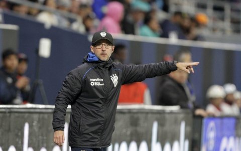 El entrenador español Javier Rabanal está cerca de ganar la LigaPro con Independiente del Valle.