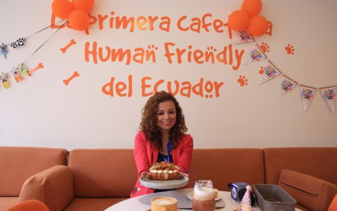 Cupcakes, helados y snacks saludables forman parte del menú especialmente diseñado para perros y gatos en Malike Coffee