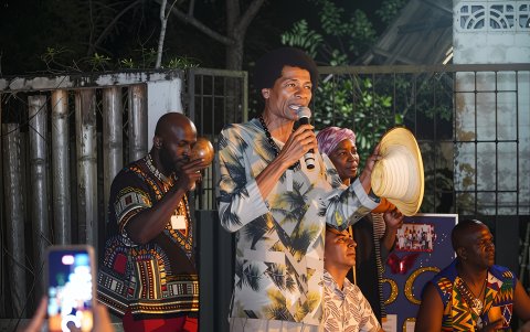 Personaje. Linver se adentró en los secretos del verso improvisado. Comprendió que una décima también es un modo de contar el alma de un pueblo.