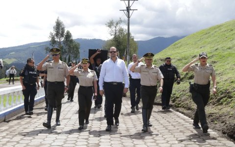 El ministro detalló que Chavarría, considerado el delincuente más buscado de la región, fingió su muerte en 2021.