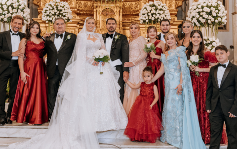 Jimmy Palacios, Alessia Arboleda, Alfredo Arboleda, Tamara y Eduardo, Ana Palacios, Amelia Arboleda, Alfredo Arboleda, Sandra Palacios, Francesca Cabanilla, Donatella Chiarello, Alfredo Arboleda y la pequeña Tessa Arboleda.