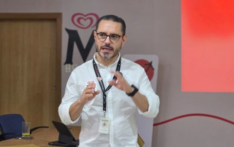 Orlando Colombo, Gerente General, The Magnum Ice Cream Company, anunció en Guayaquil, la independencia del apartado de helados, y su operación en la bolsa.