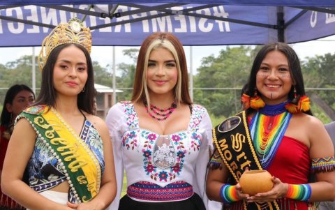 Melany Balla (centro) es la vicepresidenta de LigaPro Indígena.