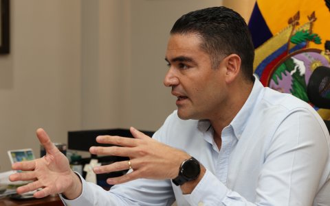 Yúnez aclara por qué no reclama al Gobierno por pagos pendientes.