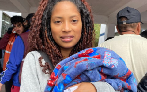 Lisbeth Padilla y su bebé Teo.