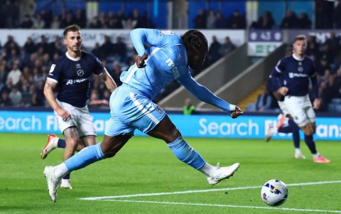 Brandon Thomas-Asante es el goleador del Coventry en la segunda división de Inglaterra.