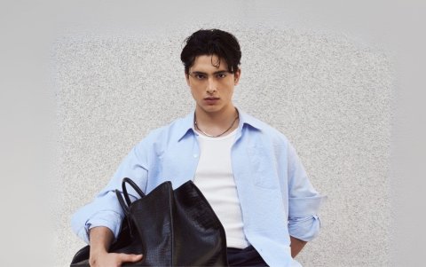 Andrés ha trabajado para campañas de moda hasta skincare.