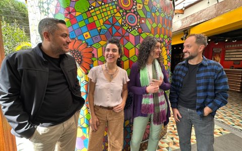 Eco de Luz aterriza en Quito con una trayectoria internacional destacada y un programa de mediación educativa que busca abrir diálogos sobre paternidad ausente.