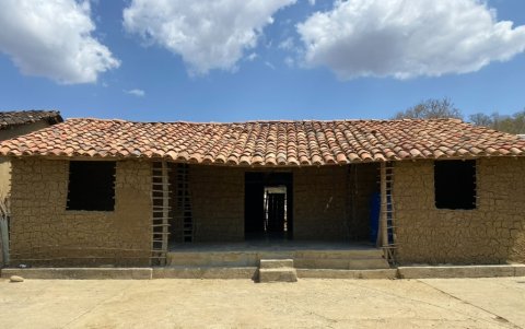 La antigua iglesia de El Progreso, ahora restaurada, volvió a convertirse en un punto de encuentro para los habitantes del barrio.