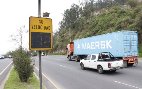 Simón Bolívar. En esta vía también habrá restricción a vehículos de carga pesada desde el 1 de diciembre.