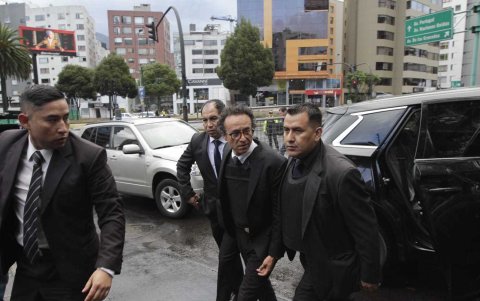 El excandidato presidencial Christian Zurita reaccionó a una orden de detención en su contra.