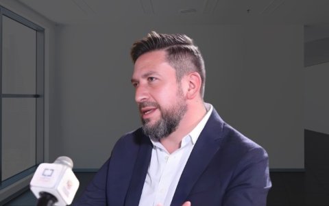 El locutor de radio Democracia, Álvaro Rosero, fue anunciado como nuevo ministro de Gobierno pero no llegó al cargo y lo sustituyó Nataly Morillo