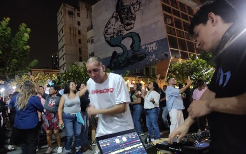 DJ Jazzam animando la calle Panamá