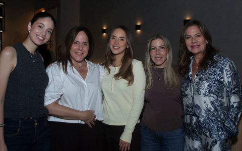 Celia Montalvo, Mima Bruzzone, Isabela Zavala, Daniela Bruzzone y María Antonieta Puyol.