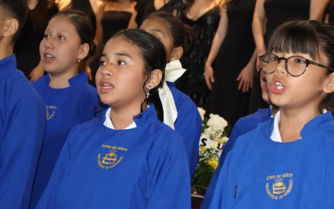 Giras internacionales, presentaciones históricas y anécdotas inolvidables forman parte del camino que convirtió al coro en un símbolo de identidad