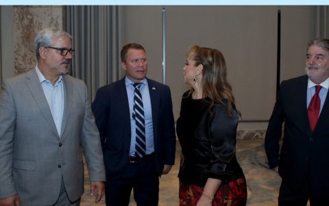 Alejandro Treschzanski, Tim Ballard, Mariuxi de Carrión y Felipe Carrión.