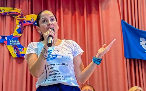Gabriela Rivadeneira hizo un llamado a respetar la conducción de Luisa González en el movimiento Revolución Ciudadana.