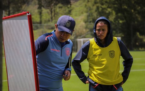 Eduardo Reinoso entrenador de la selección de Ecuador.