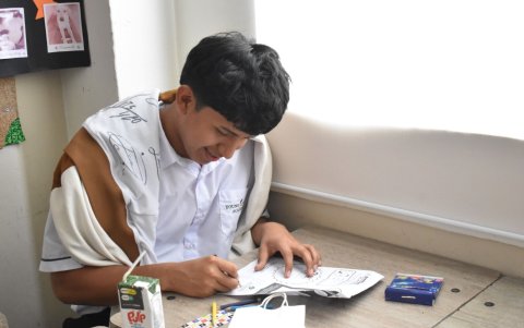 Estudiantes acercan a colegios al arte contemporáneo con innovadora mediación cultural