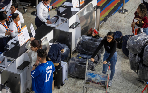 El comunicado sostiene que no existen medidas especiales que afecten la programación de vuelos comerciales.