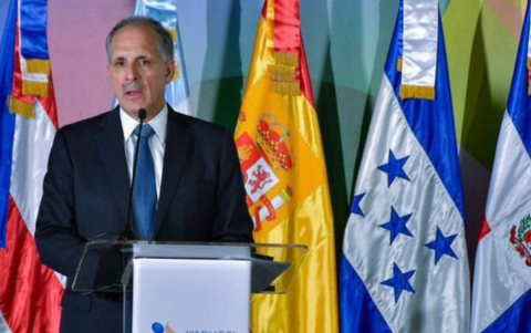 El candidato presidencial hondureño Tito Asfura asistió a la reunión de alcaldes y alcaldesas de la UCCI en Santo Domingo.