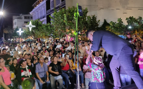 La calle Panamá se llena de música y baile por segundo viernes consecutivo en el centro de Guayaquil.
