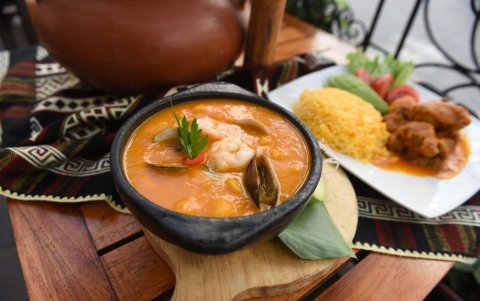 Sabores de costa, sierra y oriente se integran en las creaciones innovadoras de la chef Rocío Guerrón, del restaurante San Ignacio, ubicado en el Centro Histórico.
