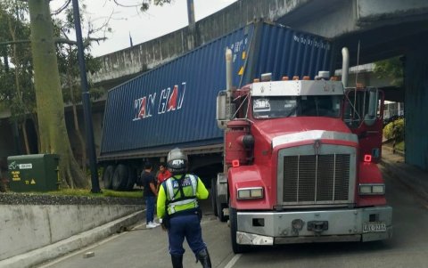 Riesgo. La seguridad de los contenedores es uno de los puntos que vuelve a la discusión después de los recientes accidentes registrados en Guayaquil.