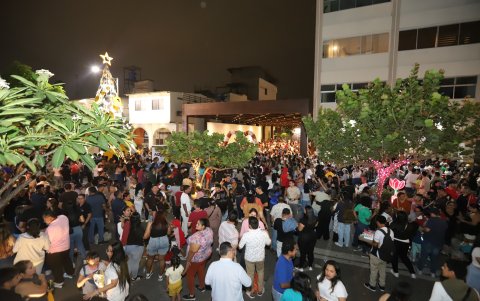Tras el éxito de una primera edición ciudadana, personas de todas las edades fueron a la calle Panamá, en la Zona Rosa de Guayaquil, para bailar, cantar y compartir.