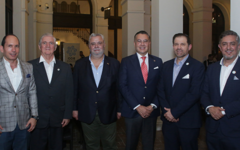 Eliseo Mosconi, Gustavo García, Fernando Bertero, Otton Lara, Andrés Valdivieso y Billy Váscones.