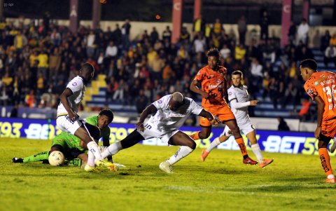 Barcelona SC se alejó de la pelea por el cupo directo a la Copa Libertadores 2026.