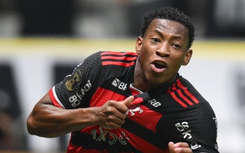 Gonzalo Plata conquistó su primer título continental con el Flamengo.