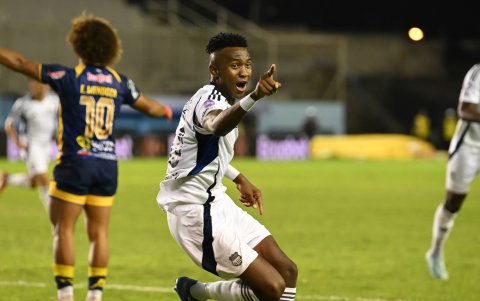 Luis Castillo fue el autor del gol que dio la victoria a Emelec ante Delfín.