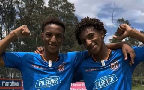 Edwin y Holger Quintero, hermanos gemelos que juegan en las formativas de Independiente del Valle.