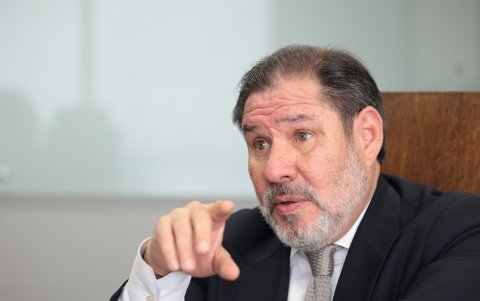 Eduardo Carmigniani también ha dirigido asuntos complejos en Ecuador, Argentina, Estados Unidos de América, España, México, Panamá y Perú