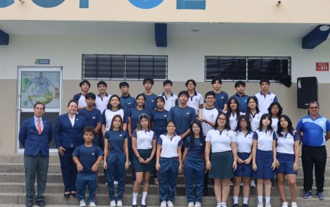 Jóvenes del Bachillerato Internacional desarrollan habilidades socioemocionales al trabajar cada sábado con niños y jóvenes neurodivergentes.