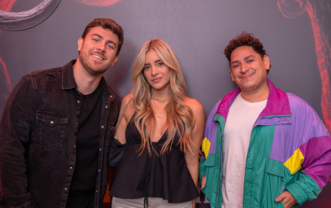 Cristhian Barragán, Brithanny Ledesma, durante el evento de lanzamiento del nuevo McCombo Stranger Things de McDonald’s Ecuador.